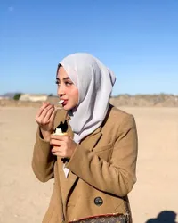 Potret Margin Istri Ali Syakieb Dalam Balutan Hijab, Mata Indah dan Wajah Blesteran Pakistan Curi Perhatian