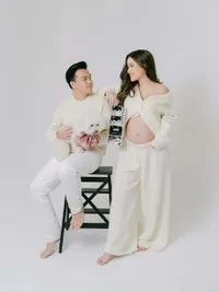 Potret Maternity Kehamilan Pertama Nicole Parham, Pamerkan Baby Bump