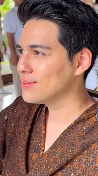 Potret Maxime Bouttier Cuma Perlu Makeup Tipis Udah Ganteng Maksimal Sebelum Siraman, Senyumnya Manis Banget