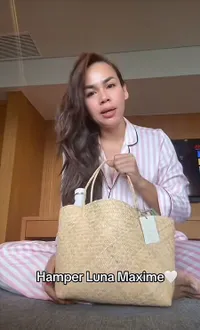 Potret Melaney Ricardo Unboxing Hampers Pernikahan Luna Maya dan Maxime Bouttier, dari Brand Terkenal: Super Duper Kepake!