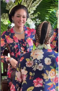 Potret Menawan Maia Estianty Pakai Blue Sapphire dengan Harga Fantastis di Acara Siraman Al Ghazali, Punya Filosofi Mendalam
