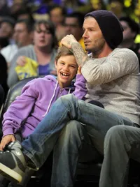 Potret Mesra David Beckham & Romeo, Romantis Manis Bikin Meleleh!
