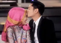 Potret Mesra Dua Pasangan Seleb Dengan Istri Berhijab, Romantis!