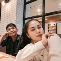 Potret Mesra Ginanjar Bareng Sang Istri yang Usianya Terpaut Jauh, Makin Mesra dan Harmonis Meski Berbeda 32 Tahun