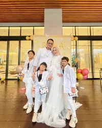 Potret Mewah Baby Shower Dokter Reza Gladys, Dihadiri Seleb Kondang Dari Lucinta Luna - Siti Badriah