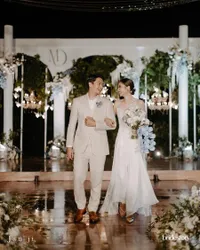 Potret Mikha Tambayong dan Deva Mahenra Saat Resepsi Pernikahan, Bahagia dan Seru Banget Meski Diadakan Secara Intimate