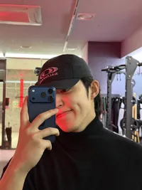 Potret Mirror Selfe S.Coups SEVENTEEN Pamerkan Lesung Pipi Manis