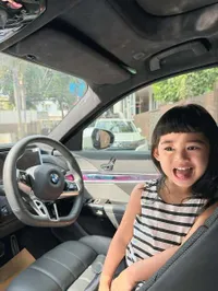7 Potret Moana Anak Ria Ricis Sidak Kostan Pakai Mobil Baru, Bawa Sapu Sendiri