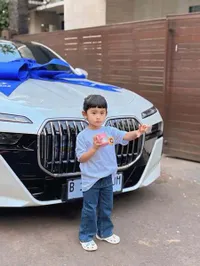 Potret Mobil Mewah Baru Ria Ricis, Berharap Moana Bahagia