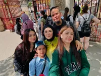Potret Mulan Jameela dan Ahmad Dhani Ajak Anak-anak Liburan ke Eropa, Dari Paris Lanjut ke London