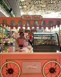 Potret Nada Tarina Jualan Cookies di Mall Ditemani Dua Papa, Deddy Corbuzier Pun Bangga