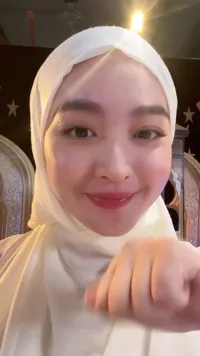 Potret Natasha Wilona Adem Banget Pakai Hijab, Lucu Saat Bikin Tren Sama Rionaldo Stockhorst