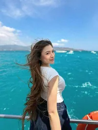 Potret Nathalie Holscher Liburan ke Gili Trawangan, Asyik Snorkeling hingga Santai di Beach Club