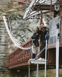 Potret Naysila Mirdad Bungee Jumping di Selandia Baru, Panen Pujian - Netizen: Tampak Kalem Ternyata Pemberani