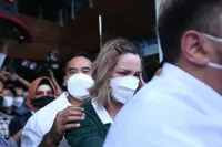 Potret Nia Ramadhani dengan Mata Sembab Menahan Tangis Setelah Divonis 1 Tahun Penjara Karena Kasus Narkoba