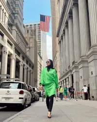 Potret Olla Ramlan Street Syle di New York, Tetap Cantik dan Percaya Diri dengan Gaya Hijabnya