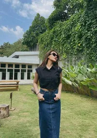 Potret OOTD  Sederhana Aaliyah Massaid Saat Kuliah, Mirip Banget dengan Sang Ibu!