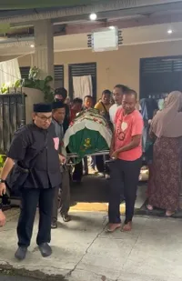 Potret Pemakaman Opi Bachtiar, Dihadiri Sahabat Artis