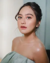 7 Potret Bintang 'CAN YOU HEAR ME?' Series yang Berkisah tentang Perjuangan Mengejar Mimpi, Ada Fadlan Holao - Salshabilla Adriani