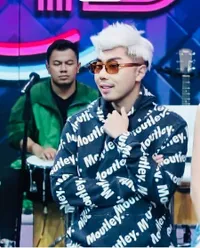 Potret Penampilan Baru Roy Kiyoshi, Sudah Nggak Berdagu Lancip Aneh - Bikin Pangling dan Dipuji Netizen