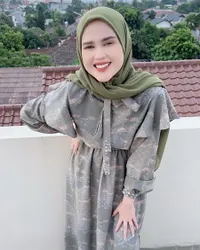 Potret Penampilan Cut Meyriska Kembali Langsing Setelah Lahiran, Ibu Dua Anak Pancarkan Pesona Cantik Jelita!