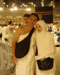 Potret Penampilan Mahalini Berhijab Selama Umrah di Tanah Suci, Cantik Kebangetan - Panen Pujian