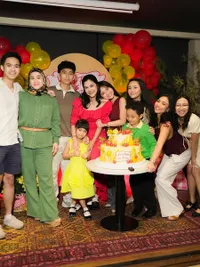 Potret Perayaan Ulang Tahun ke-50 Vien Tasman Ibunda Rachel Vennya, Meriah