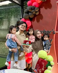 7 Potret Perayaan Ultah Anandito Suami Anisa Rahma, Sekaligus Anniversary Pernikahan ke-7
