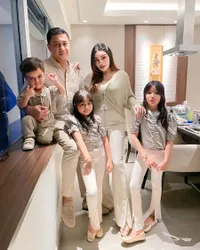 Potret Perayaan Ultah ke-51 Teuku Rafly, Nurah Syahfirah Gelar Pesta Sederhana - Bahagia Bareng Keluarga