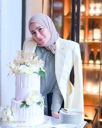 Potret Perayaan Ultah Olla Ramlan ke-42, Nangis Dapat Kejutan dari Sahabat - Singgung Soal Dunia Palsu