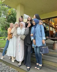 Potret Perdana Lesti Kembali Arisan Bareng Satu Geng Pasca Kasus KDRT, Senyum Lebar dan Bahagia Jadi Sorotan 