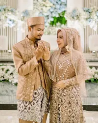 Potret Pernikahan Kakak Angga Yunanda yang Meriah Banget, Kapan Lagi Lihat Angga Lempar Duit