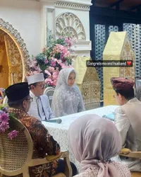 Potret Pernikahan Ketiga Ibunda Marshanda yang Penuh Kebahagiaan, Suaminya Bukan Orang Sembarangan