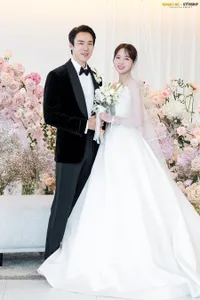 Potret 'Pernikahan' Yoo Yeon Seok dan Chae Soo Bin yang Penuh Kebahagiaan, Beda dengan Paik Sa Eon dan Hong Hee Joo