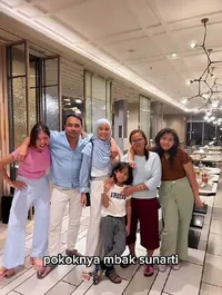 Potret Perpisahan Meisya Siregar dengan Pengasuh sang Anak yang Sudah 7 Tahun Bekerja, Semua Nangis Haru