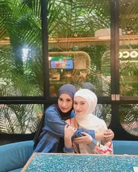 Potret Pertemuan Valda & Amira Mantan Istri Reza Zakarya, Akrab dan Saling Menguatkan