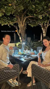 7 Potret Pesona Chef Juna di Umur 50 Tahun, Dinner Romantis Rayakan Ultah Bareng Pacar