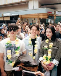 Potret Pesona Mai Davika dan Mario Maurer di Jakarta, Ikut Promosi Film 'KANG MAK FROM PEE MAK'
