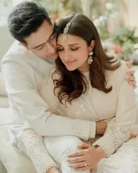 Potret Pesta Pertunangan Parineeti Chopra, Resmi Dilamar Politisi Muda India di Usia 34 Tahun