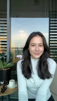 Potret Pevita Pearce Nikmati Hidup Setelah Menikah, Unggah Konten Santai di Rumah dengan Tanpa Makeup