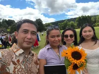 Potret Piyu Padi Hadiri Wisuda SMA Anak Pertama yang Sekolah di Inggris, Akur dengan Mantan Istri