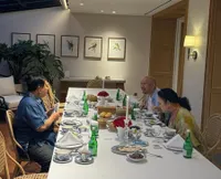 Potret Prabowo Bukber dengan Titiek Soeharto, Didiet Tampak Bahagia - Netizen: Ciyee