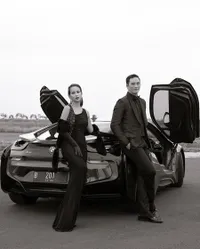 Potret Prewedding Mike Lewis dan Janissa Pradja, Cool dan Elegan Bergaya ala Agen 007