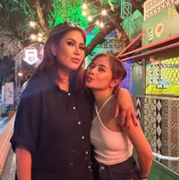 Potret Prilly Latuconsina Dianggap Sebagai Anak Pertama Oleh Lala Istri Gunawan, Disayang Banget Meski Tidak dari Rahim Sendiri