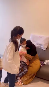 Potret Proses Persalinan Tasyi Athasyia Lahirkan Anak Keempat, Didampingi Ibu dan Mertua