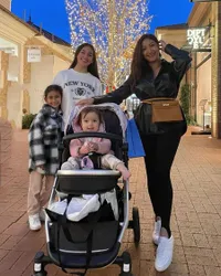 Potret Rahma Azhari Bersama Tiga Putrinya yang Cantik-Cantik, Anak Sulung Sudah Beranjak Dewasa
