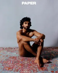 Potret Ranveer Singh Nekat Pose Nude, Disukai Deepika Tapi Panen Kritikan dan Dilaporkan ke Polisi