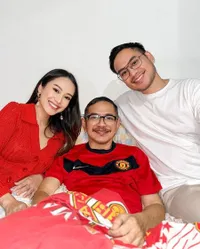 Potret Ray Sahetapy yang Sedang Jatuh Sakit, Terbaring Lemah di Ranjang - Tubuh Kurus dan Wajah Tampak Berbeda Jadi Sorotan