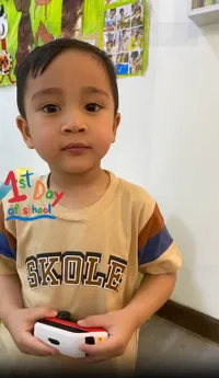 Potret Rayyanza 'Cipung' Hari Pertama Sekolah, Anteng Banget dan Sudah Pintar Cuci-Cuci Barang Sendiri