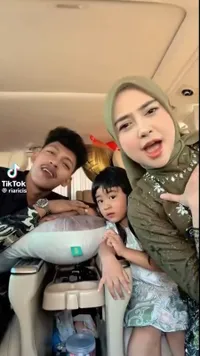 Potret Ria Ricis dan Hasan Toys Kondangan Bareng, Akrab dengan Moana